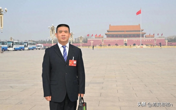 DB电竞代表：呼吁年轻人能进入建筑行业放开落户条件让农民工进城安家
